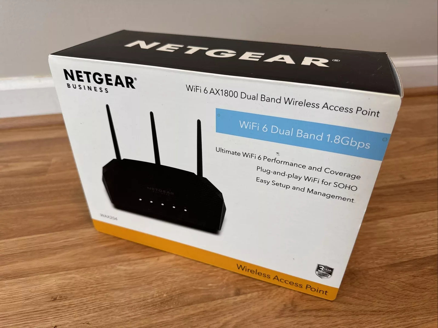 Netgear AX1800 WAX204