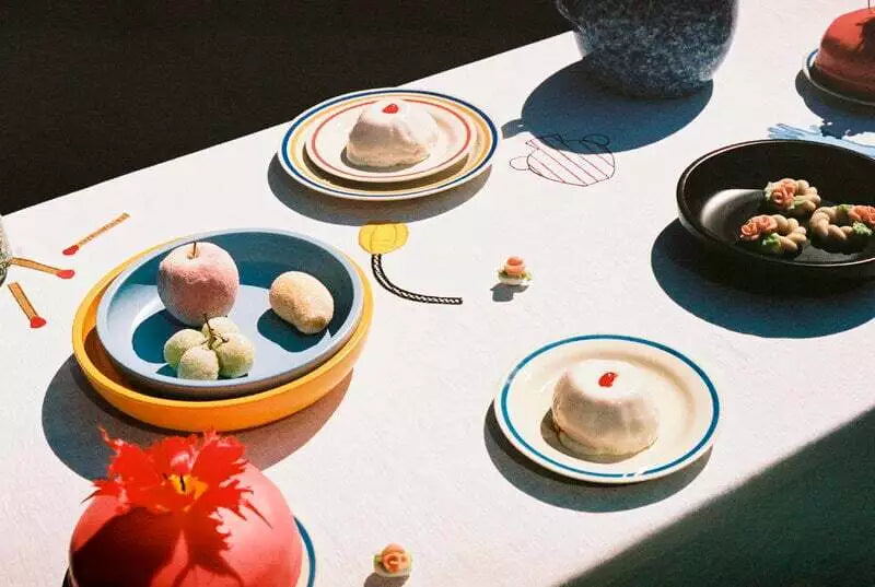 Hay Sobremesa Plate - Medium, White/Blue & Orange Rim100338602